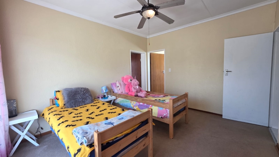 4 Bedroom Property for Sale in La Hoff North West